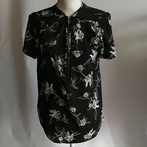 Floral zip Apt. 9 blouse